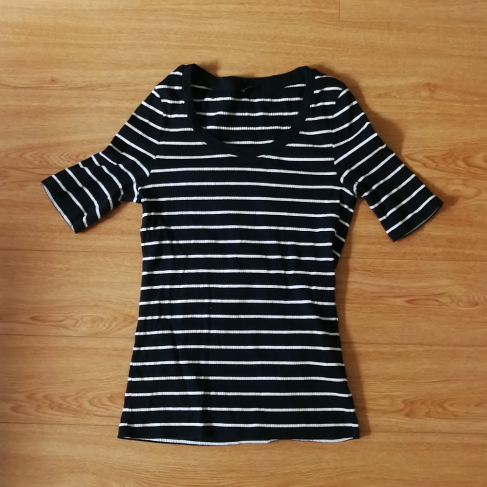 3/$25 Black & white striped tee